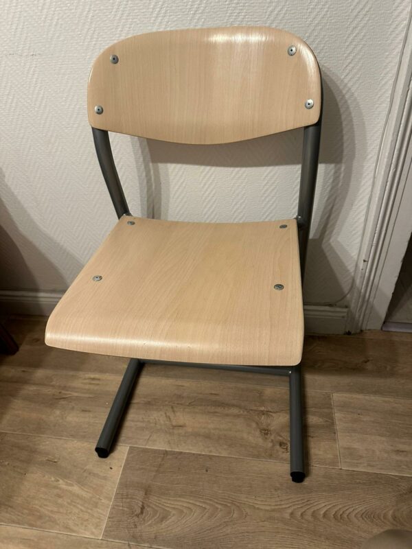 Jolie chaise scolaire