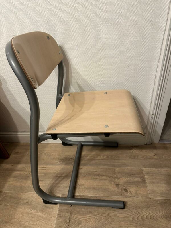 Jolie chaise scolaire – Image 2