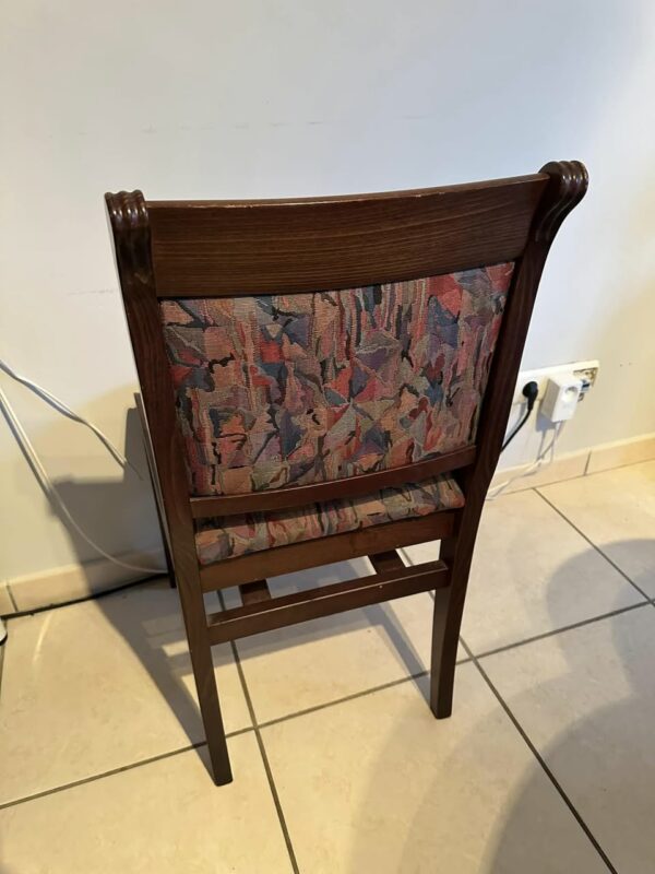 Jolie chaise en merisier – Image 3