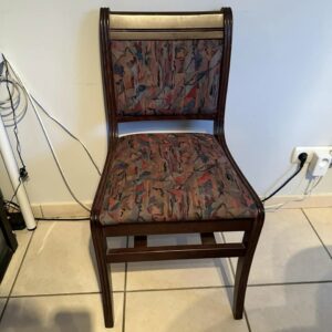 Jolie chaise en merisier