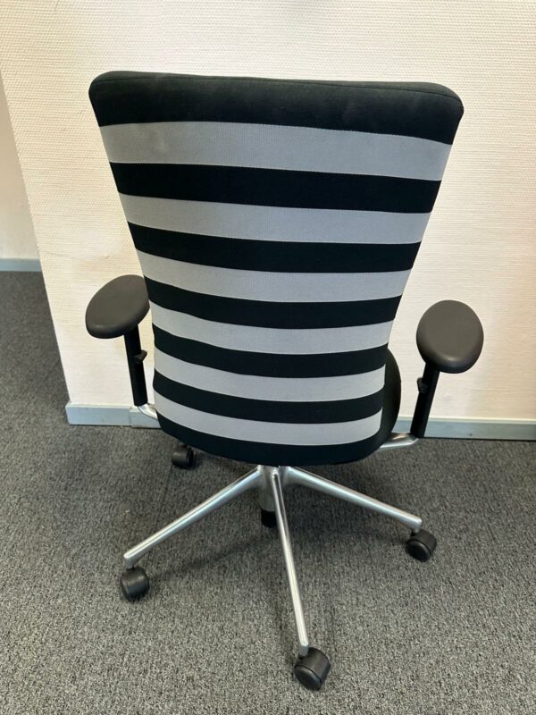 Vitra T-Chair de la collection Antonio Citterio – Image 3