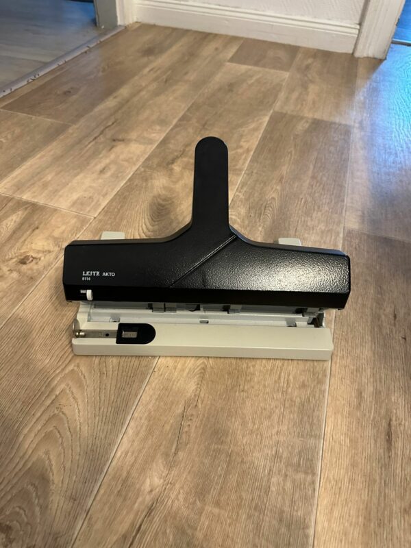 Perforatrice Leitz haut de gamme 4 trous