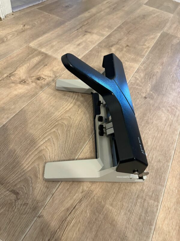 Perforatrice Leitz haut de gamme 4 trous – Image 2