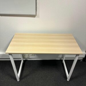 Joli bureau en bois