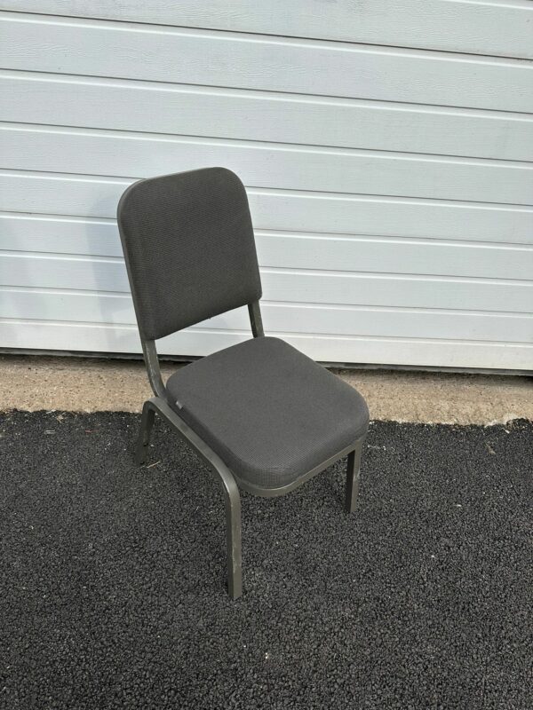 Chaise empilable