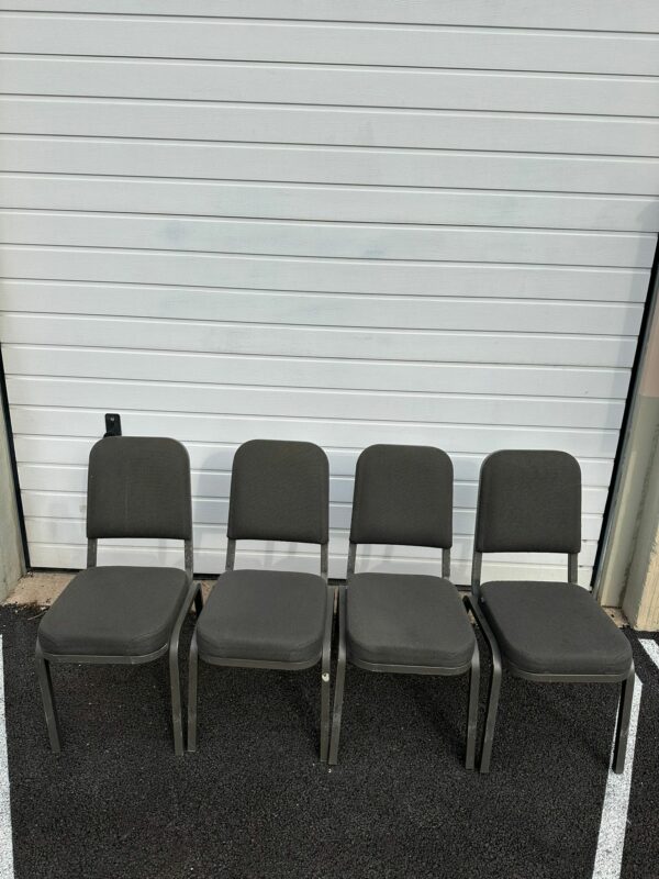 Chaise empilable – Image 2
