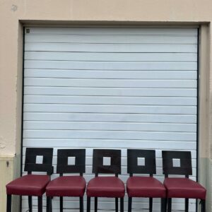 Joli tabouret en cuir