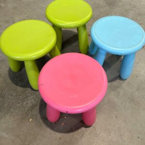 Lot de 4 tabourets pour enfants