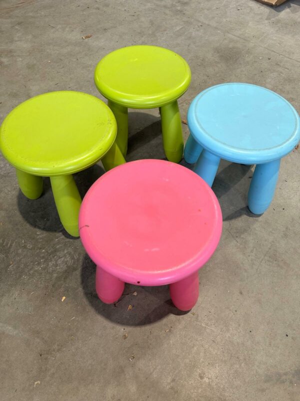 Lot de 4 tabourets pour enfants