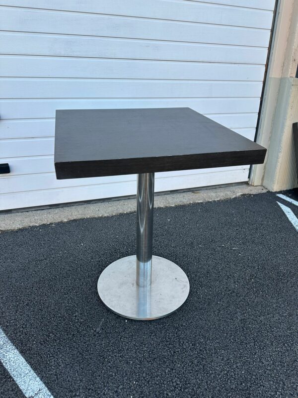 Table carré haut de gamme – Image 2