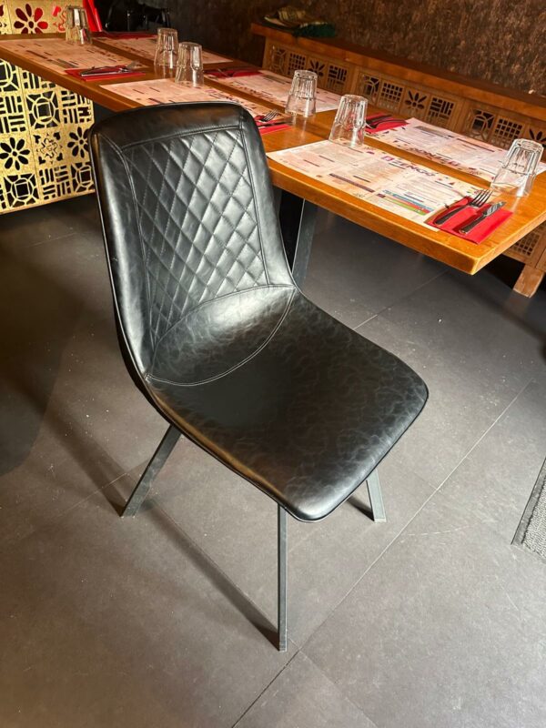 Jolie chaise noir