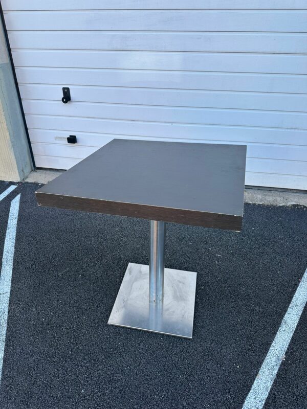 Table carré haut de gamme – Image 3