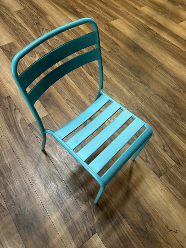 Chaise neuve – Image 2