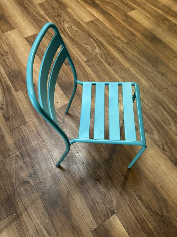 Chaise neuve – Image 3