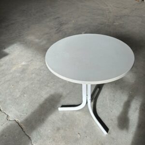 Jolie petite table ronde