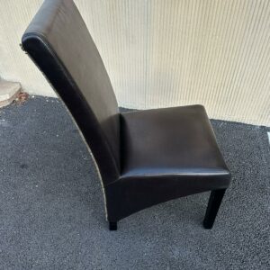 Chaise tressé en bois et similicuir NEUVES