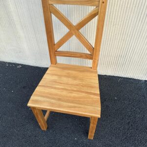 Chaise en bois massif de haute qualité