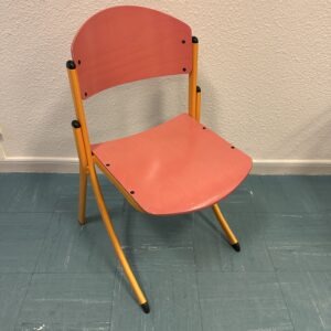 Chaise empilable en bois