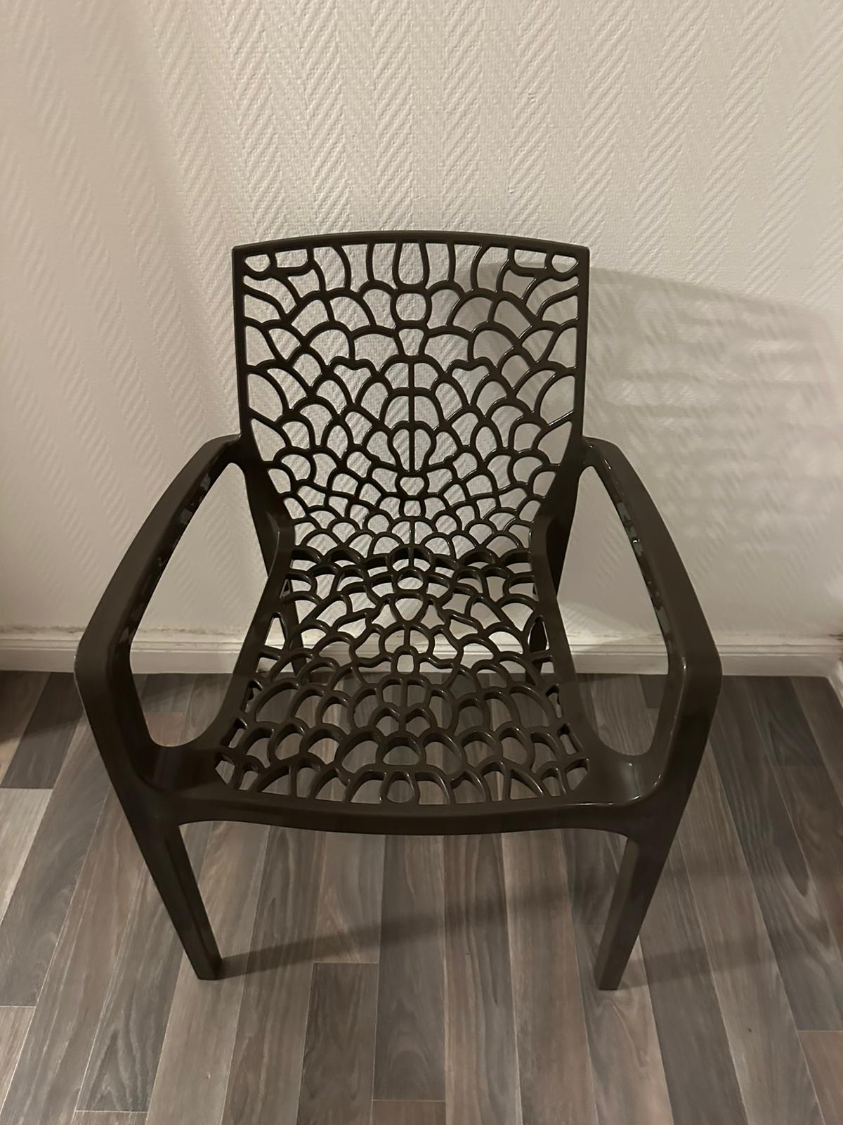 Chaise de qualité pro avec accoudoir noir (2coloris)