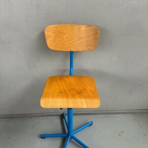 Chaise d’atelier réglable en hauteur