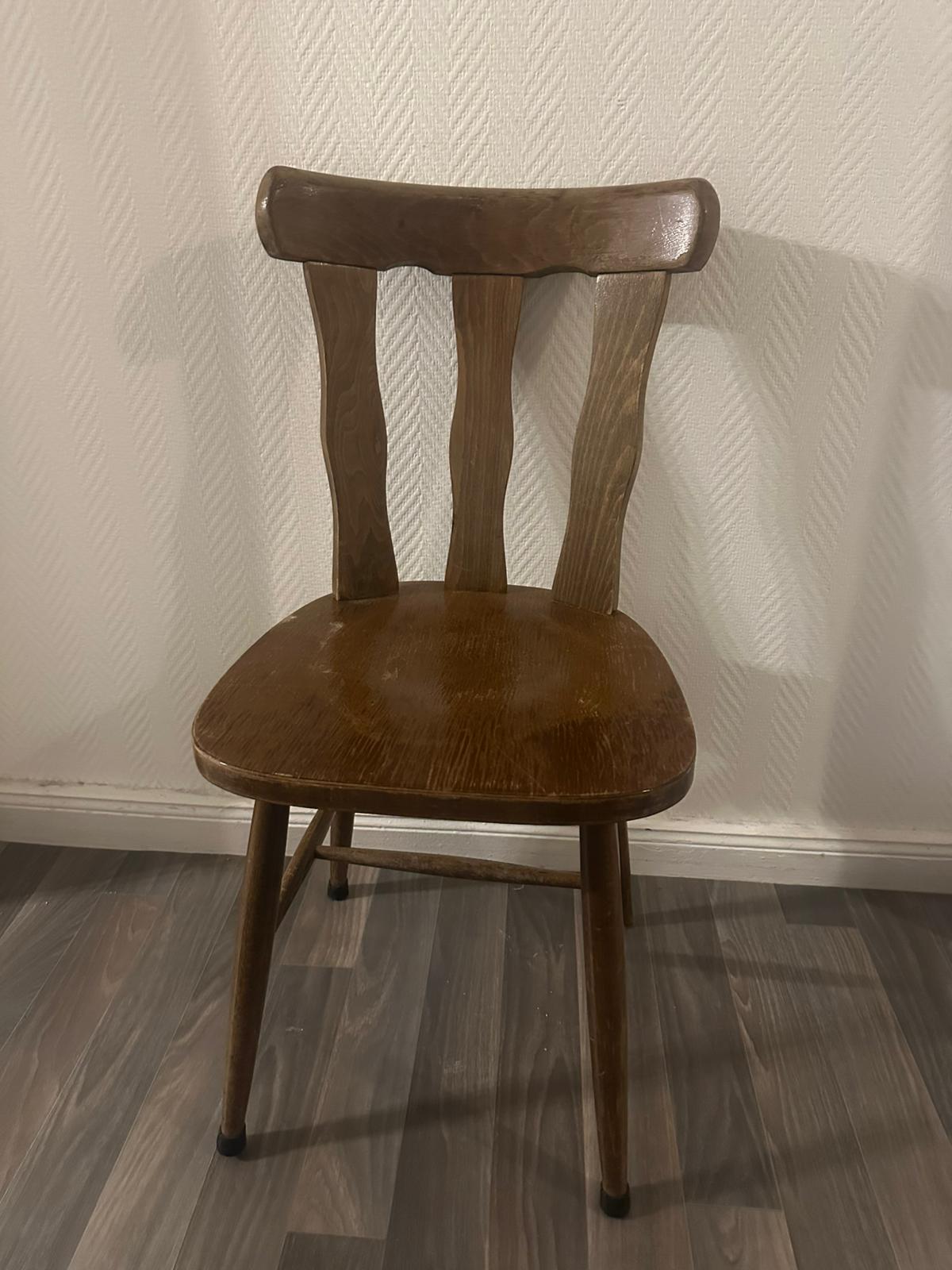 Chaise typique de bistrot