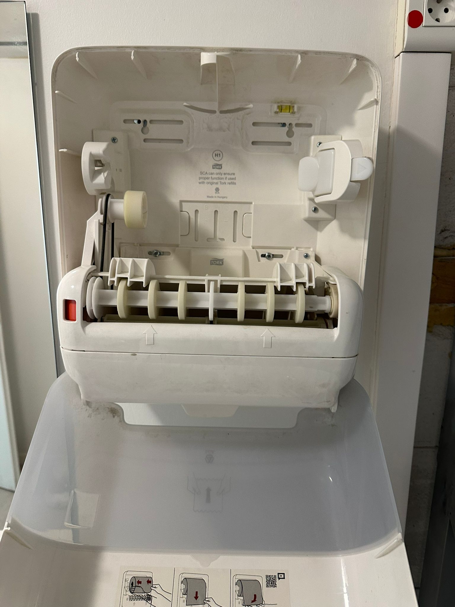 Distributeur d’essuie-mains Tork – Image 2