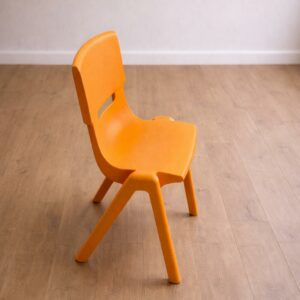 Chaises empilables de qualité (PLUSIEURS COLORIS TAILLE ADULTES NEUFS)