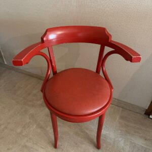 Chaise de bistrot avec accoudoir