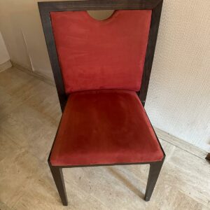 Chaise haut de gamme empilable en velours