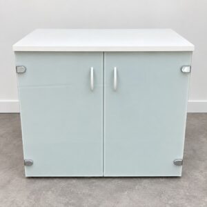 Armoire basse de rangement vitrée