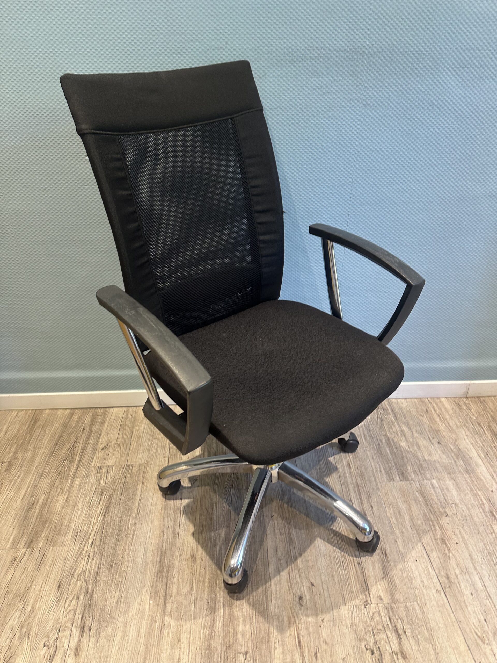 Chaise de bureau noir
