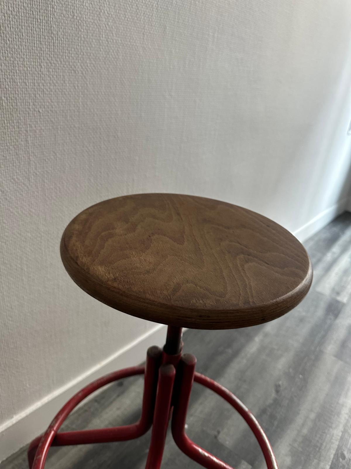 Tabouret industriel vintage réglable (GROS STOCK) – Image 4